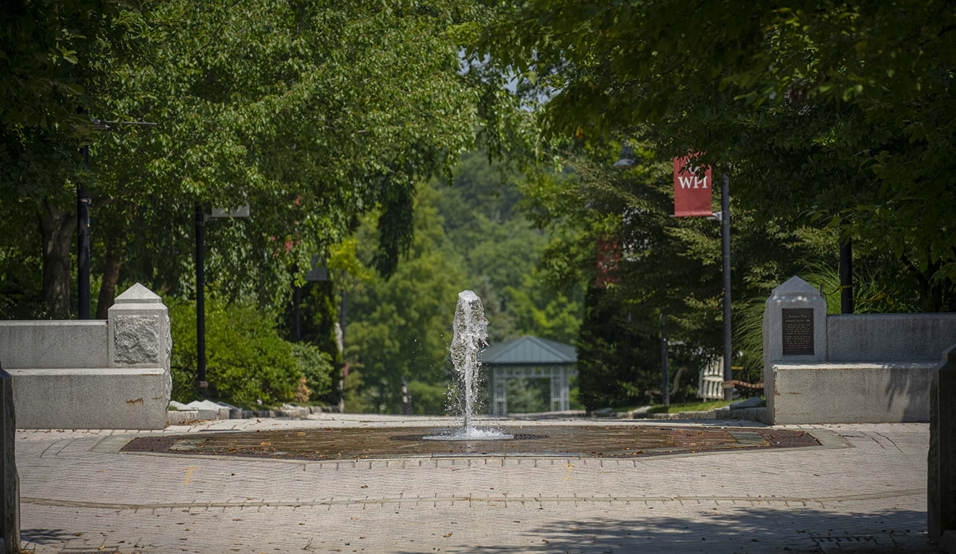 The fountain at Alumni Plaza